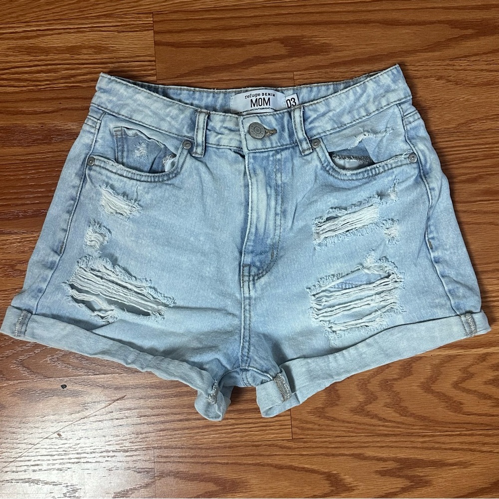 Refuge Denim Distressed Mom Jean Shorts Faded Blue Junior Size 03